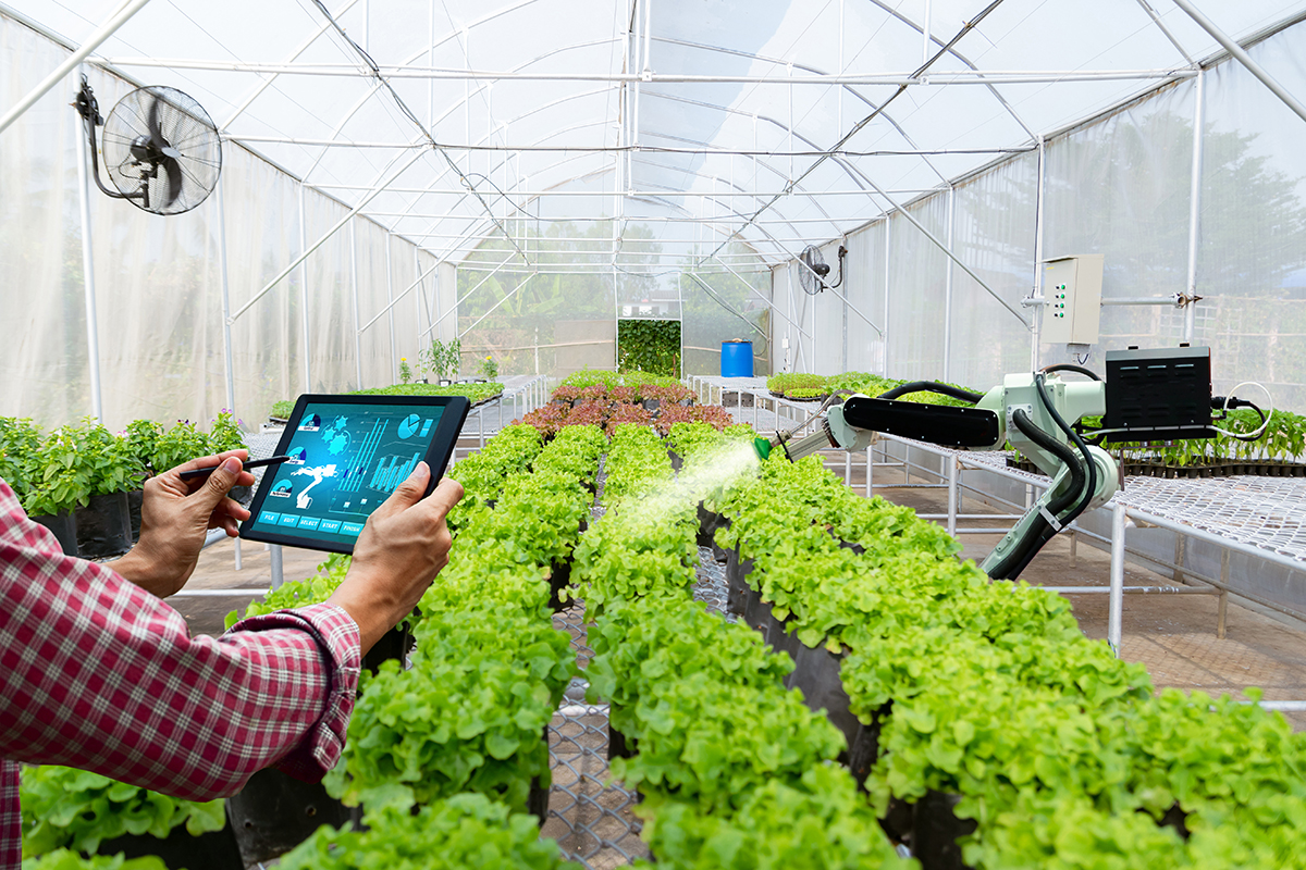 Green House Automation with Smart Agriculture